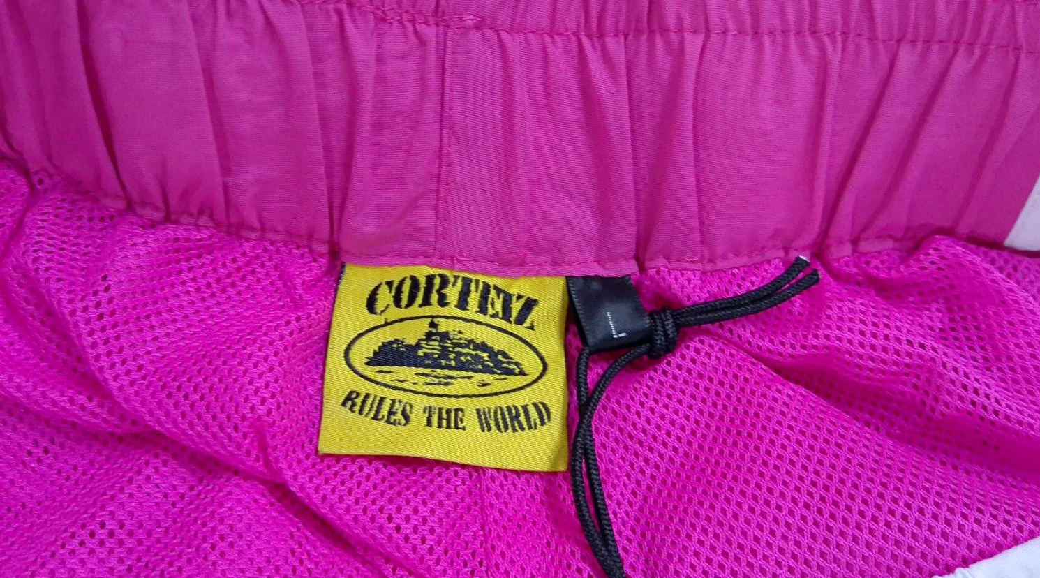 Corteiz Rain Shorts Pink - Image 4