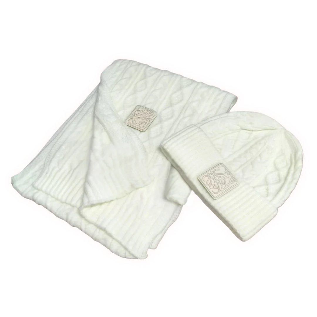 Loewe Scarf & Beanie White