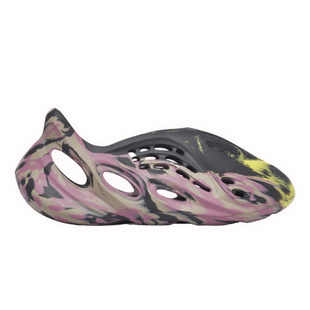 Yeezy Foam Runner Black & Pink